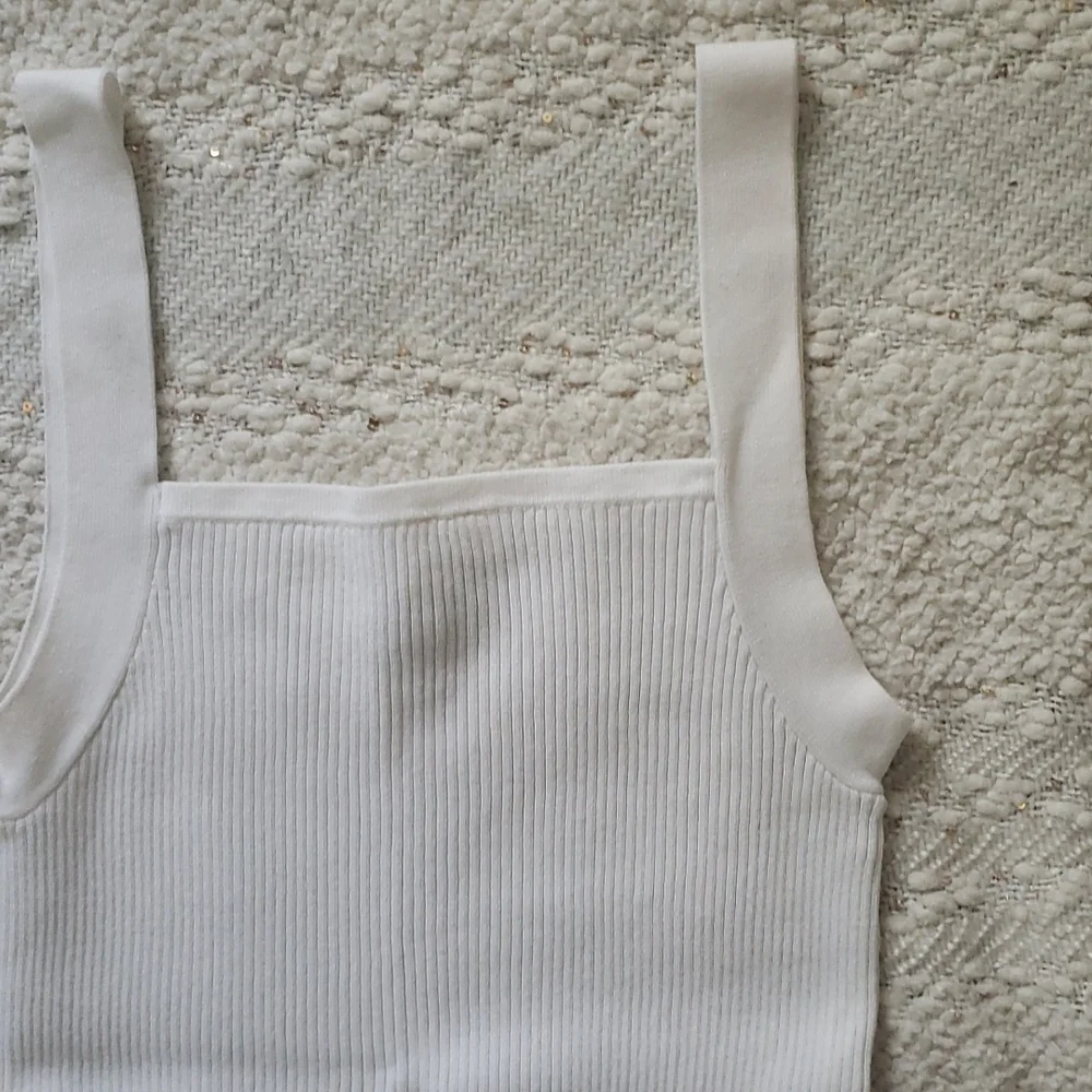 Nine West Tank - Picture 2 of 4